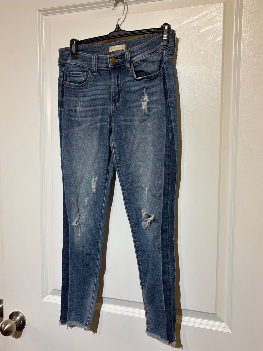 Altar’d State Ripped Skinny Jeans size 3 stretchy